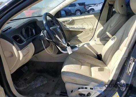 2014 Volvo S60 T5 z USA, uszkodzony, nr VIN YV1612FS5E1296236